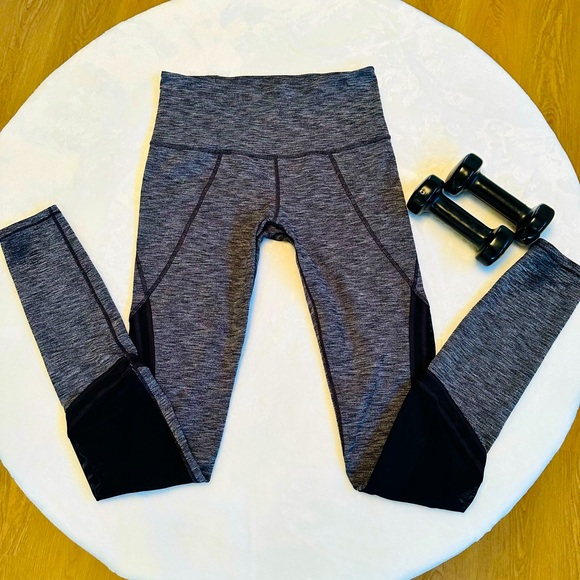 🌸Athleta Full-length High-rise Leggings w/Mesh, Size Small-Tall, Gray/Black - Picture 2 of 5